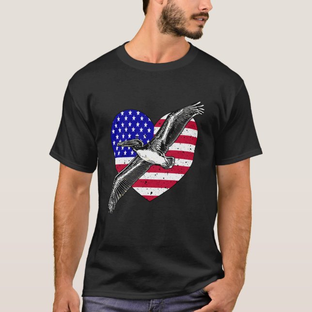 Camiseta Cool Flying Birds Flag Heart America Pelican Birds (Frente)