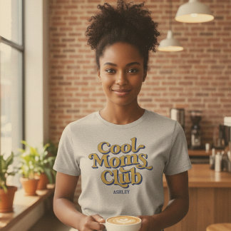 Camiseta Cool Moms Club Bold Motherhood Blue Yellow Text