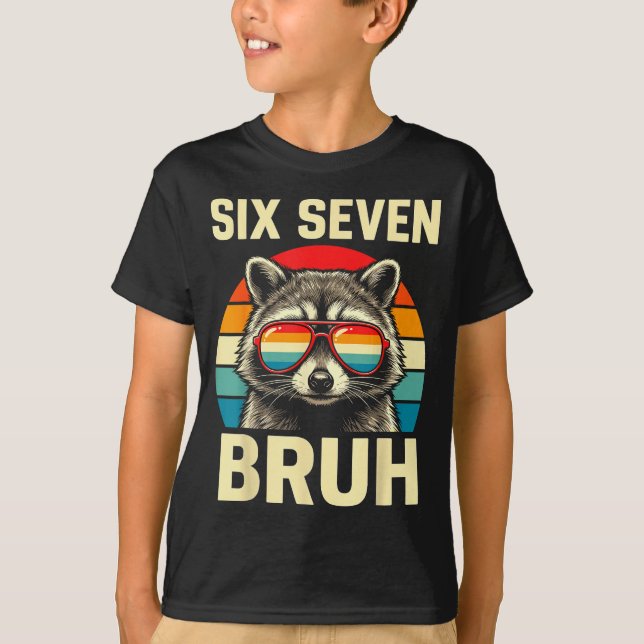 Camiseta Cool Retro Six Seven Bruh Raccoon Sungles Meme 67  (Frente)