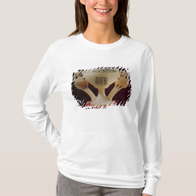 Camiseta Copo de bebendo no formulário de uns lótus (Frente)