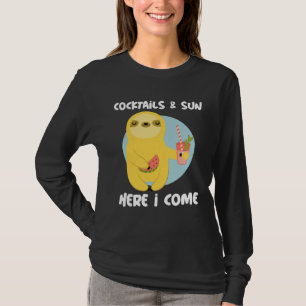 Camiseta Coquetéis e Sol Aqui Vem Preguiça Férias de Verão