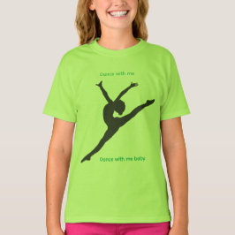 Camiseta cor de limão no parquinho