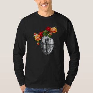 Camiseta Coração Anatômico E Flores Mostram Seu Amor Mulher