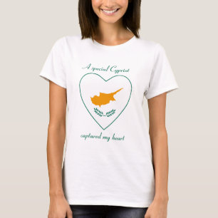 Camiseta Coração com a Bandeira de Chipre