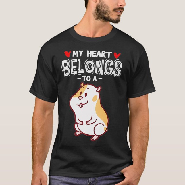 Camiseta Coração De Presente De Hamster Bonito Pertence A U (Frente)