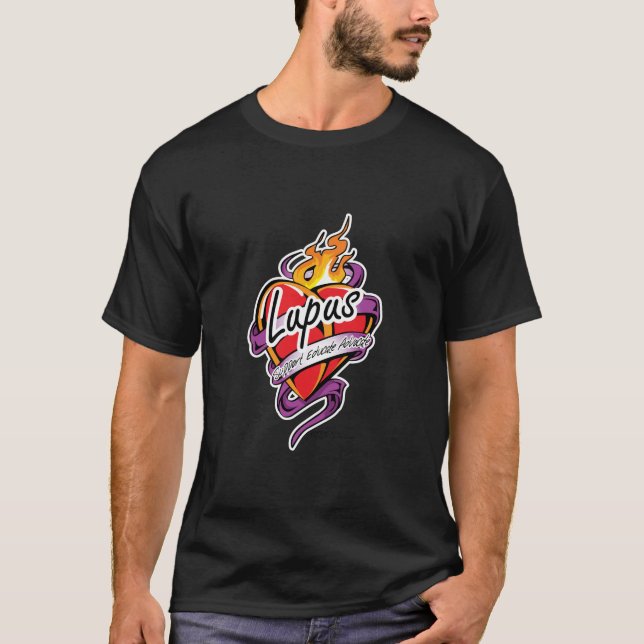 Camiseta Coração do tatuagem do lúpus (Frente)