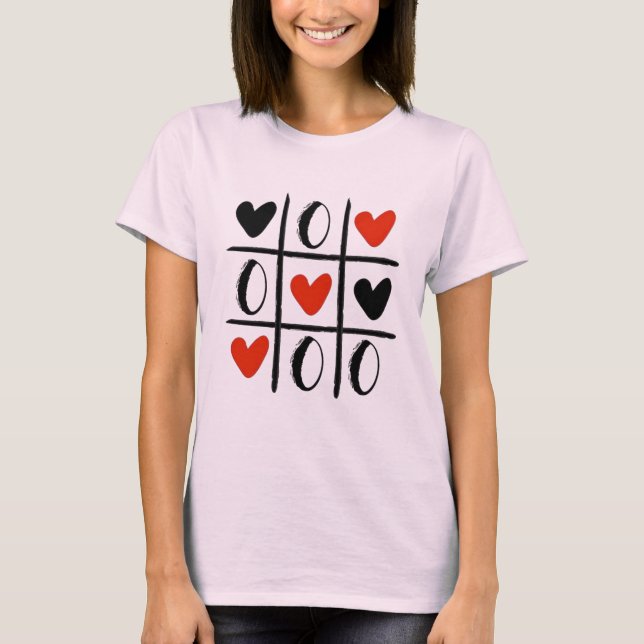 Camiseta Coração e estratégia - O amor é o verdadeiro vence (Frente)
