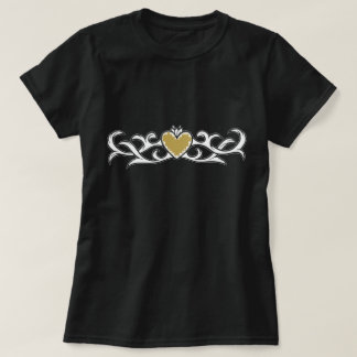 Camiseta Coração embrulhado em vinhas - Camisa-T