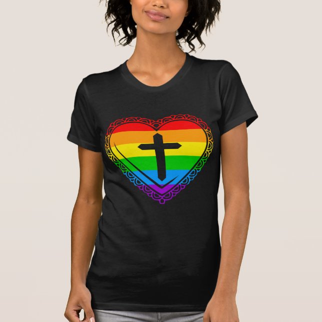 Camiseta Coração Gótico & Cruz (Preto + Arco-íris) (Frente)