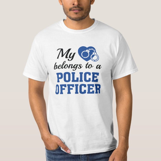 Camiseta Coração Pertence Policial (Frente)