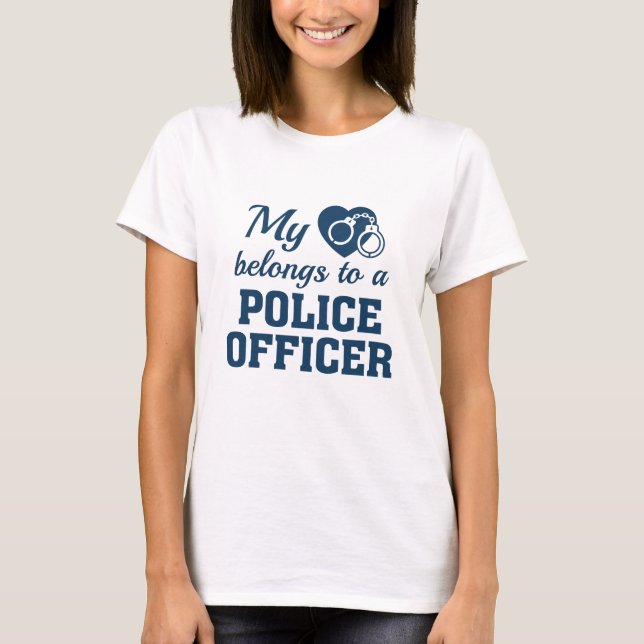Camiseta Coração Pertence Policial (Frente)
