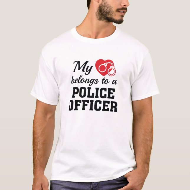 Camiseta Coração Pertence Policial (Frente)