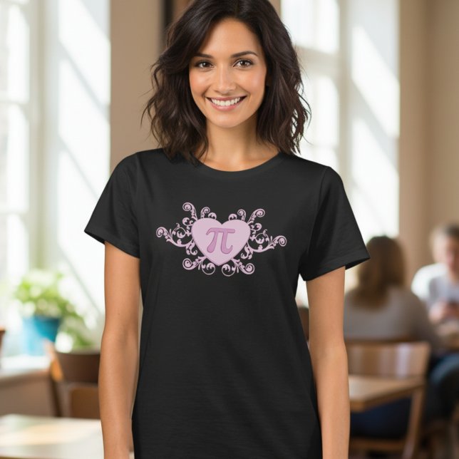 Camiseta coração rosa fofo do Pi (Cute pink heart with Pi t-shirt.)