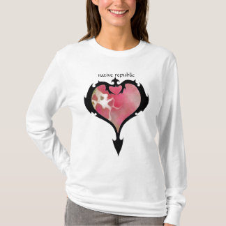 Camiseta coração tribal