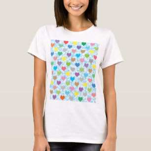 Camiseta Corações coloridos em fundo azul