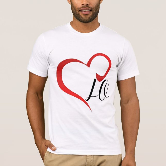 Camiseta Corações de Amor Monograma de Iniciais Personaliza (Frente)