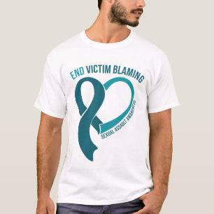 Camiseta Corações de Fita Acabam Vítimas Culpando Consci