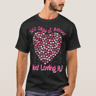 Camiseta Corações Fofos 100 Dias De Escola E Ainda Amando
