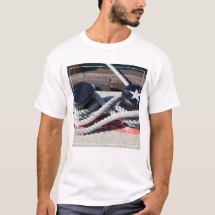Camiseta Corda amarrada a dois postes de amarração