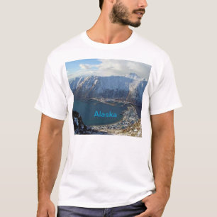 Camiseta Cordilheira e cidade do Alasca abaixo