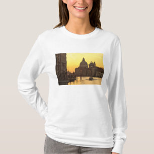 Camiseta cores do céu ao nascer do sol perto de San Maria D