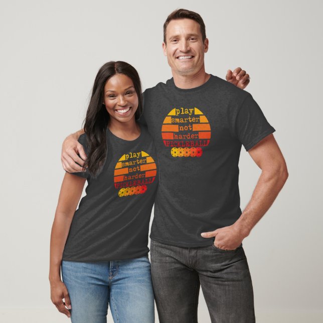 Camiseta Cores ensolaradas Jogar mais inteligente, redondo  (Unissex)