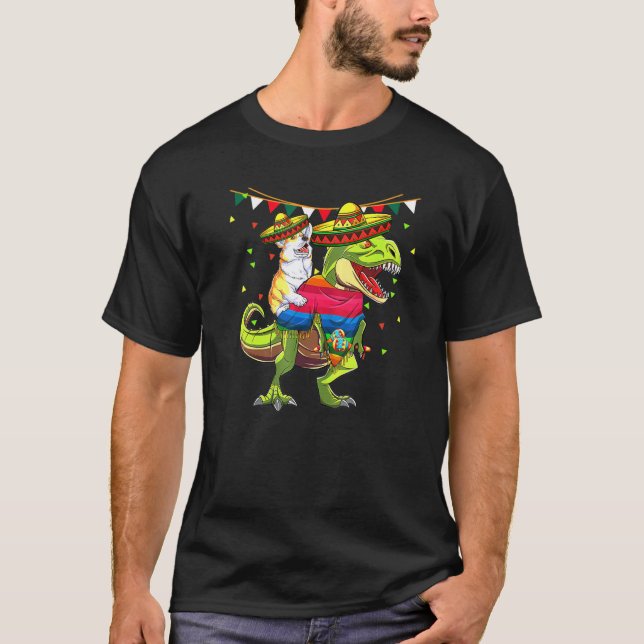 Camiseta Corgi Riding Dinosaur T Rex Sombrero Mexico Fiesta (Frente)