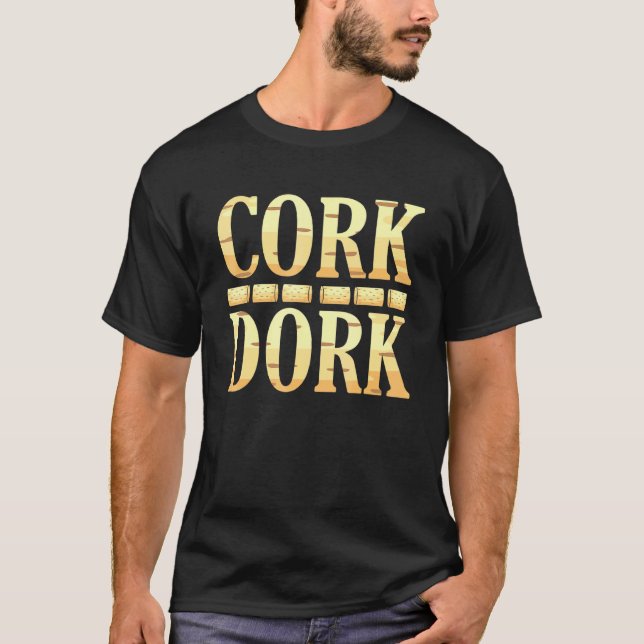 Camiseta Cork Dork Wine Drinker Graphic (Frente)