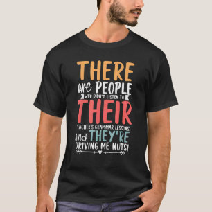 Camiseta Correção Gramatical Estão Me Conduzindo Loucos Eng