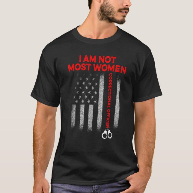 Camiseta Correctional Officer Wife Most Women Corrections C (Frente)