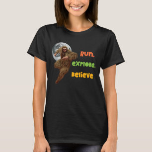 Camiseta Correndo Aventura Sasquatch Acredite Design