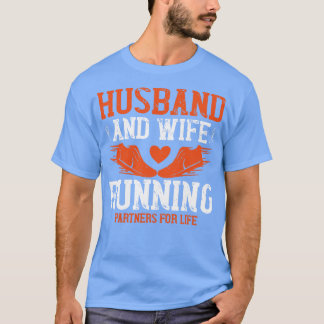 Camiseta Correndo Hus e esposa dirigindo