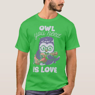 Camiseta Coruja de quem precisa é amor por Tobe Fonseca