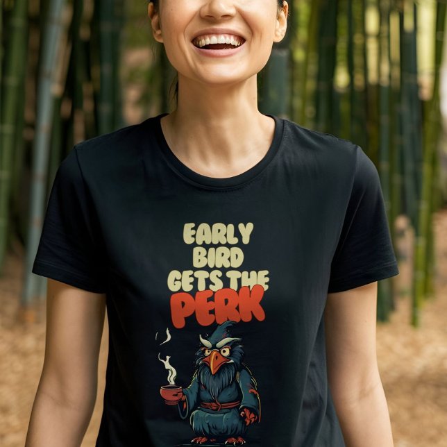 Camiseta Coruja Engraçada Segurando Café Mug (Criador carregado)