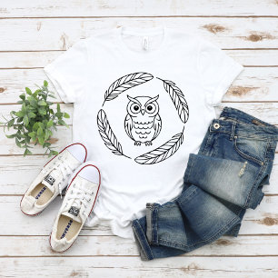 Camiseta Coruja Folclórica com Arte de Linha Cercada por Pe