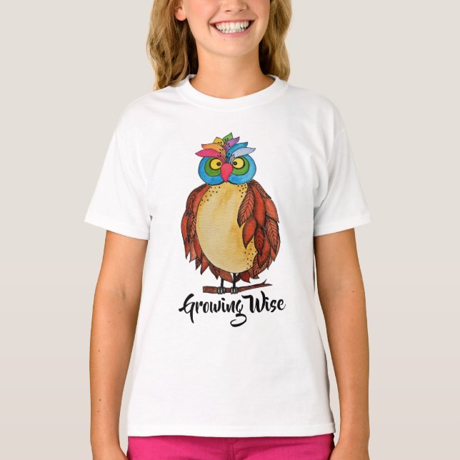 Camiseta Coruja Mágica Com Penas Arco-Íris (Frente)