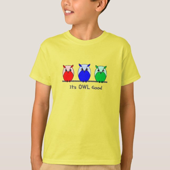 Camiseta Corujas de Cartoon Verde Vermelho Azul Brilhante e (Frente)