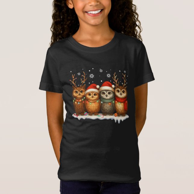 Camiseta Corujas de Natal Fofas com Chapéus de Papai Noel e (Frente)
