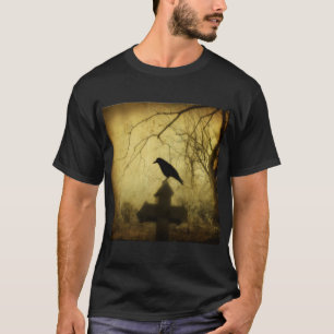 Camiseta Corvo Gótico Numa Cruz