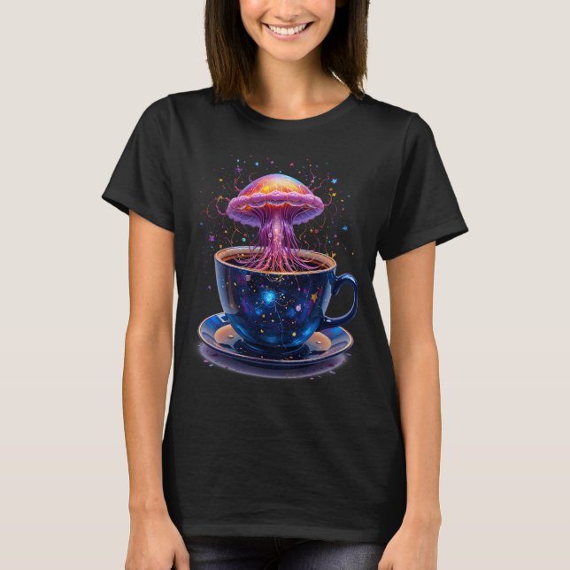 Camiseta  Cosmic Galaxy Jellyfish in Teacup Whimsical Space (Frente)