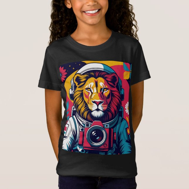 Camiseta Cosmic Lion Astronaut Pillow | Bold Space Art Cush (Frente)