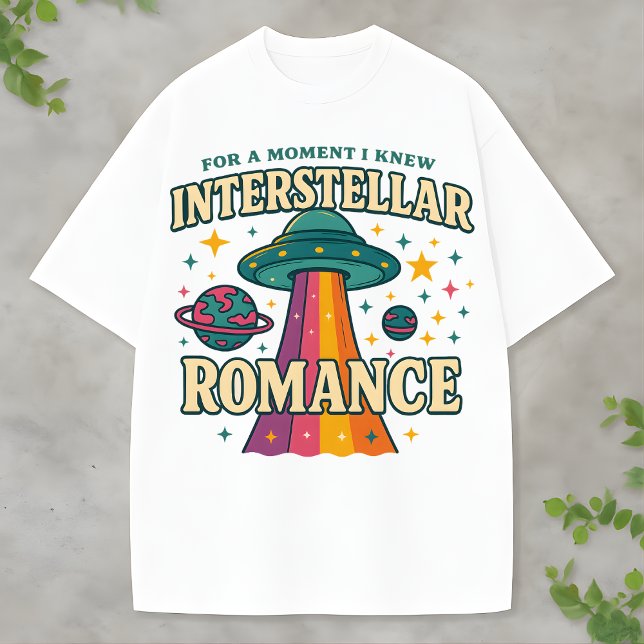 Camiseta Cosmic Love: Unveiling the UFO and Space Romance (Criador carregado)