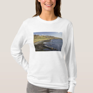Camiseta Costa em Duntulm, Ilha de Skye, Escócia, Reino Uni