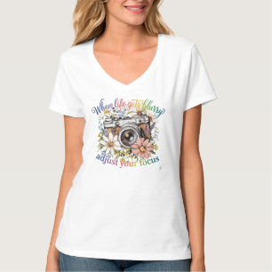 Camiseta Cottagecore Floral Câmera Inspiradora