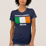 Camiseta County Donegal, Irlanda com bandeira irlandesa<br><div class="desc">County Donegal, Irlanda com bandeira irlandesa</div>