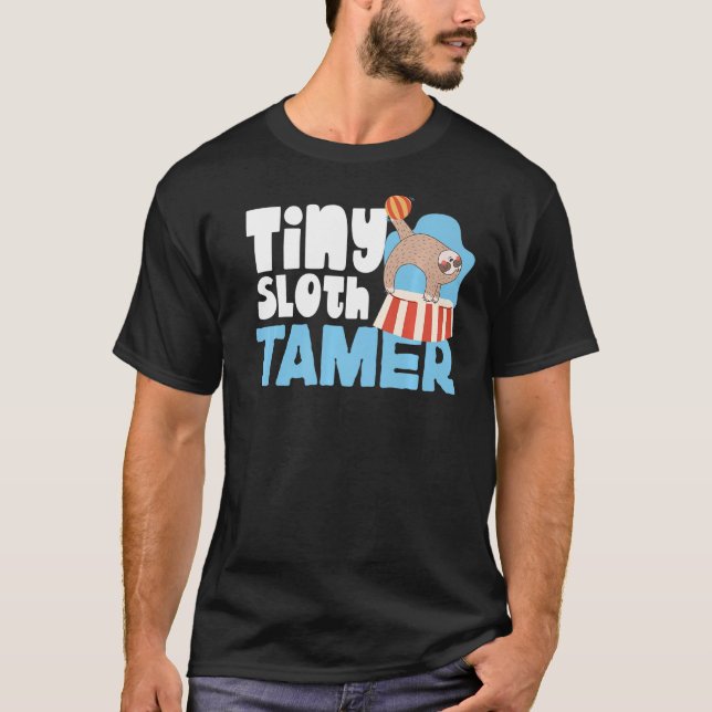 Camiseta County Fair Tiny Sloth Tamer (Frente)