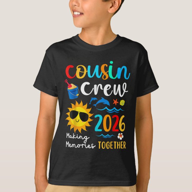 Camiseta Cousin Crew 2026 Memórias do Fazer Família Summer  (Frente)