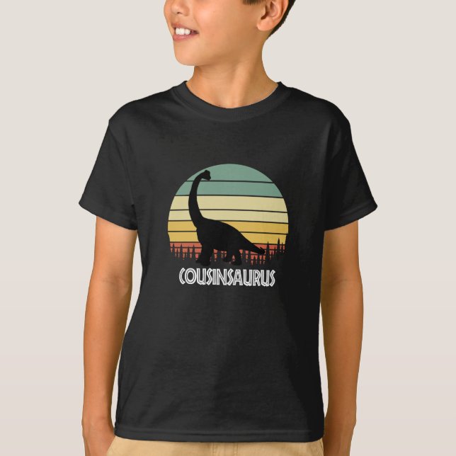 CAMISETA COUSINSAURUS COUSIN SAURUS COUSIN DINOSAUR (Frente)
