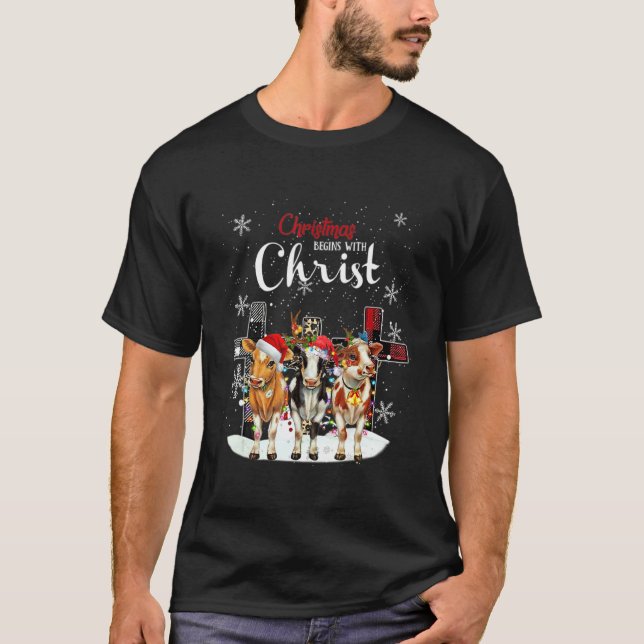 Camiseta Cow Christmas Begins With Christ Cow  Christmas (Frente)