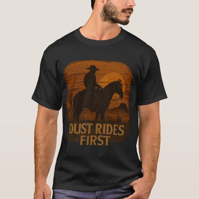 Camiseta Cowboy Graphic T-Shirt – Western Rider Design (Frente)
